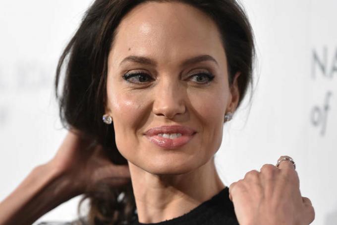 11-årig søn af Angelina Jolie viste hjemmebillede af mor