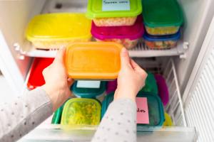 Fryser og ekstra mad: hvordan man laver et køleskab til ferien