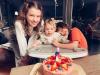 Skuespillerinden Milla Jovovich afslørede sin datters fødselsdag