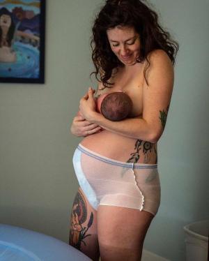 De mest ærlige fotos af kvinder efter fødslen