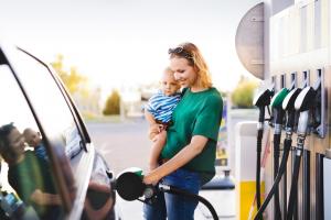 10 mulige problemer på tankstationen: hvordan man hælder benzin uden hændelser