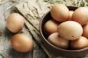 Sådan males æg til påske med naturlige farvestoffer