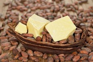 Hvordan at slippe af rynker med kakaosmør