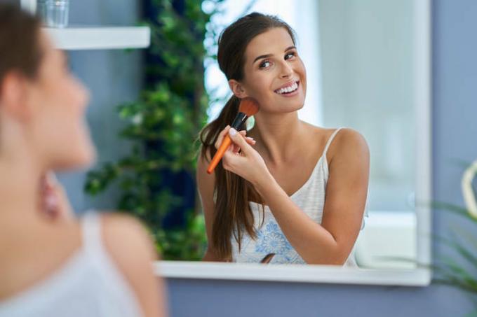 Sådan rengøres dine makeupbørster hurtigt og nemt med hjemmemedicin