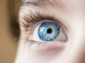 Hvordan til at opdage problemer med synet hos barnet: rådgivning øjenlæge