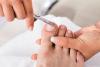 Sådan barberer uden problemer stive, fortykkede tånegle
