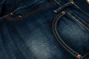 Alfabet needlewoman: hvordan passer stramme jeans på en figur